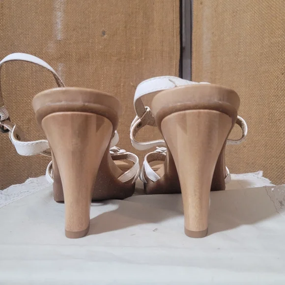 NAYA White Leather Sandals with Flower Detail and Block Heel Size 8.5 - Picture 3 of 7